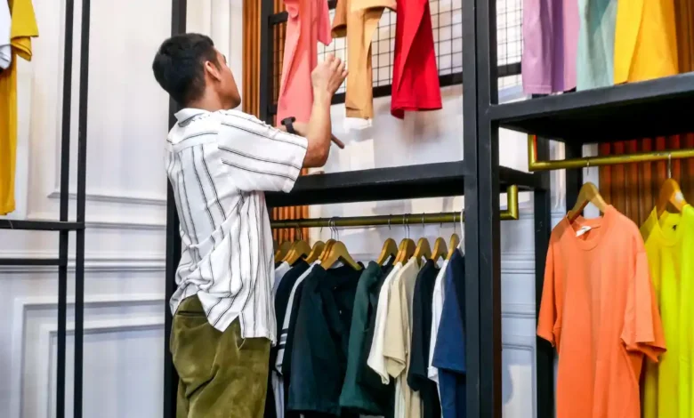 चकरभाठा में कृष्णा सोसाइटी क्लॉथ एवं गारमेंट्स